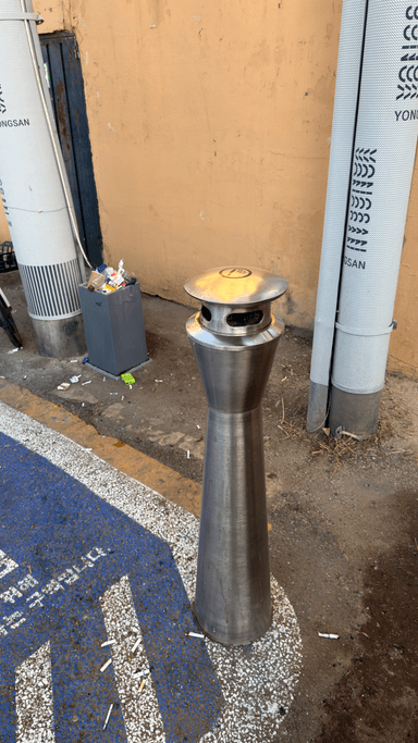 Smoking area at Yonglidan-gil ashtray - photo 1